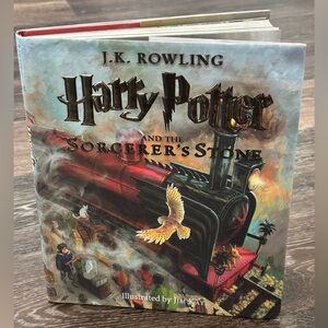 J.K. Rowling's Harry Potter and the Sorcerer's Stone Fully Illustrated Edition